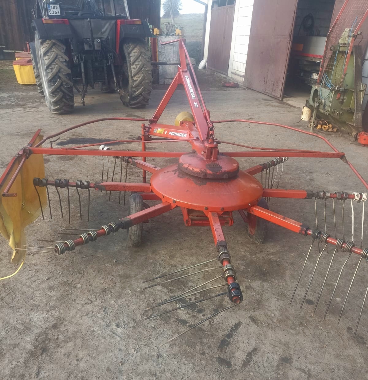 Zgrabiarka karuzelowa Pottinger 301 - 3