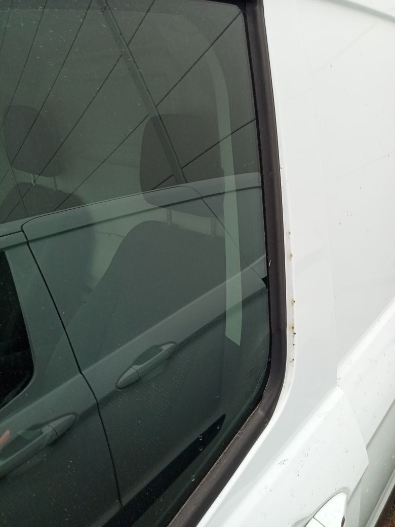 Ford Transit Courier 1.5 - 3