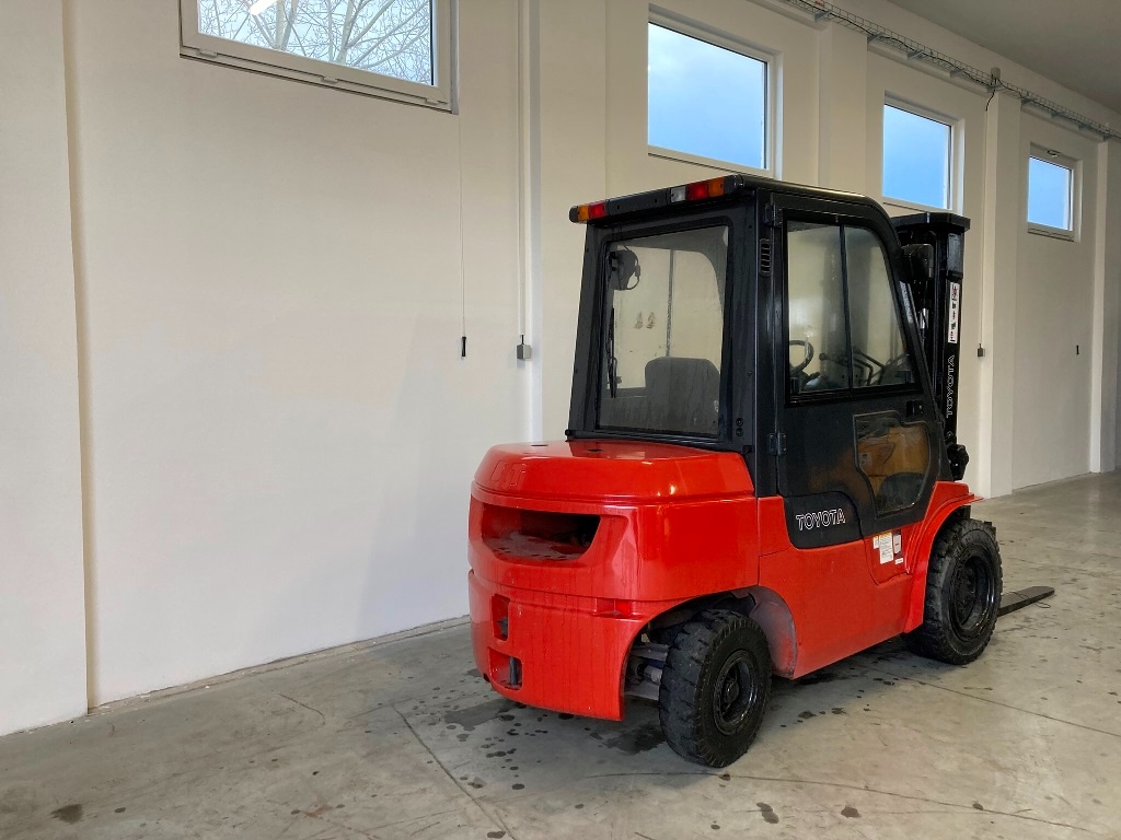 Sprzedaję używany wózek widłowy BT DT 35 (00845) - 3