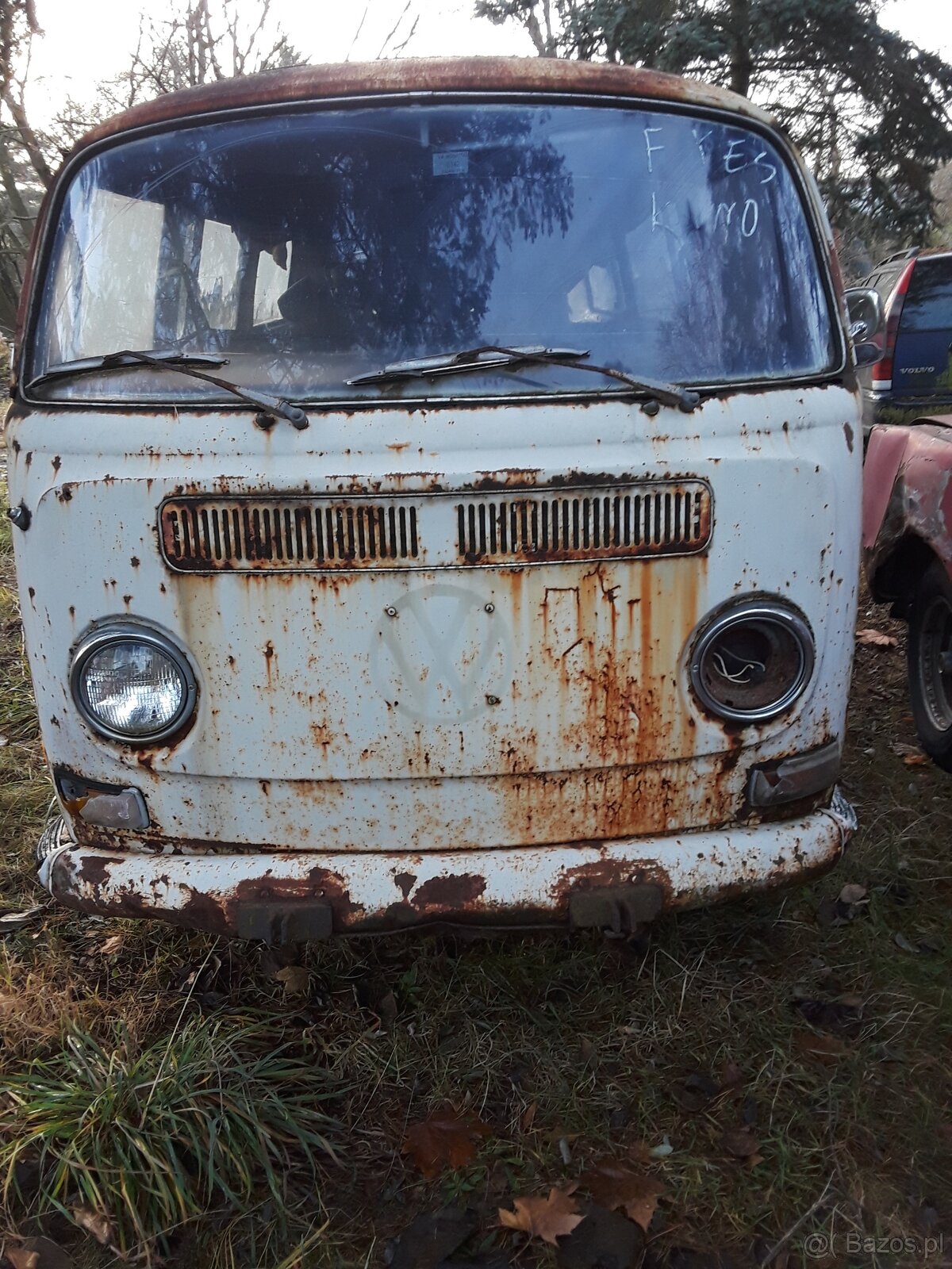 Volkswagen bus - 3
