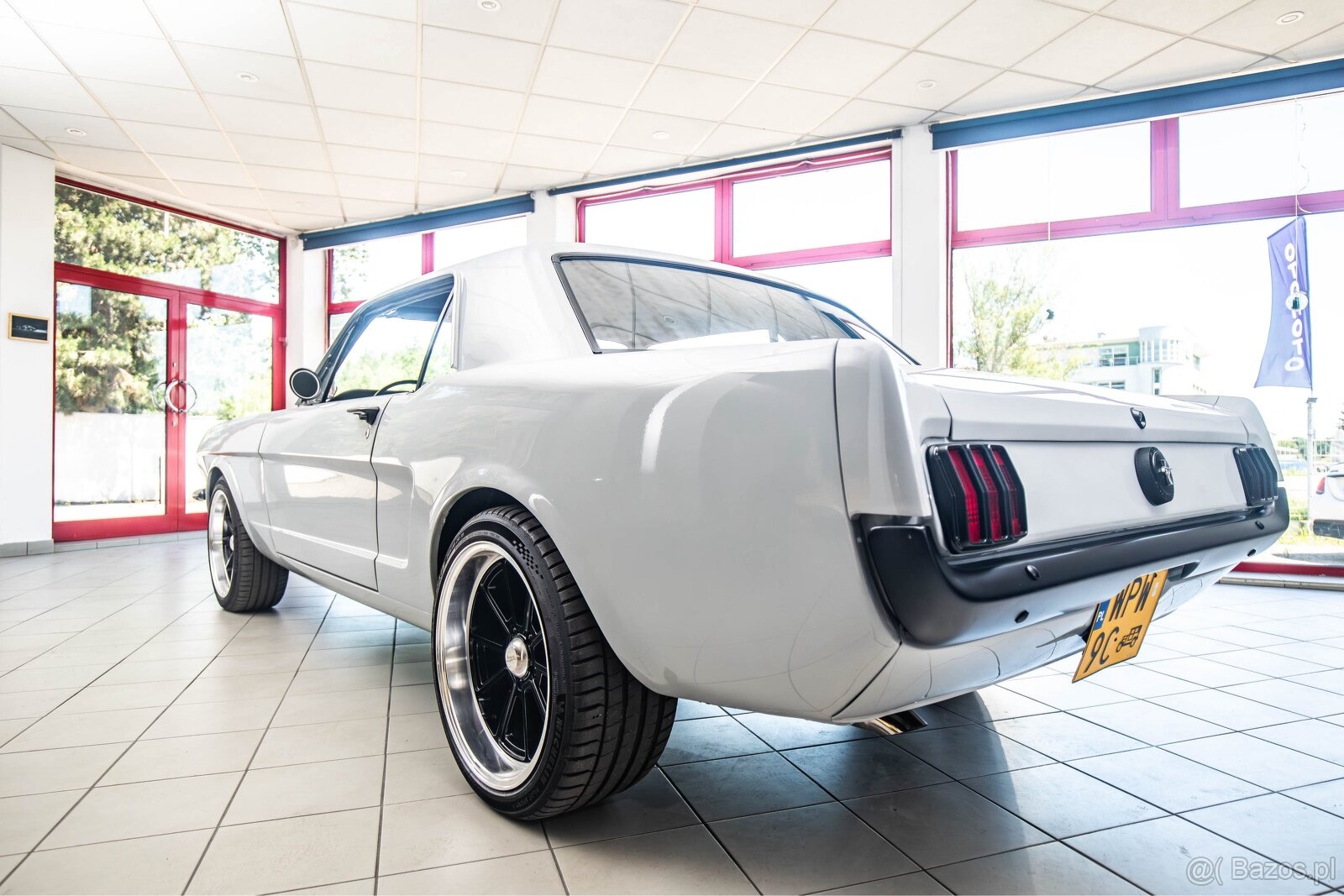 Ford mustang V8 1965 odrestaurowany od podstaw - 3
