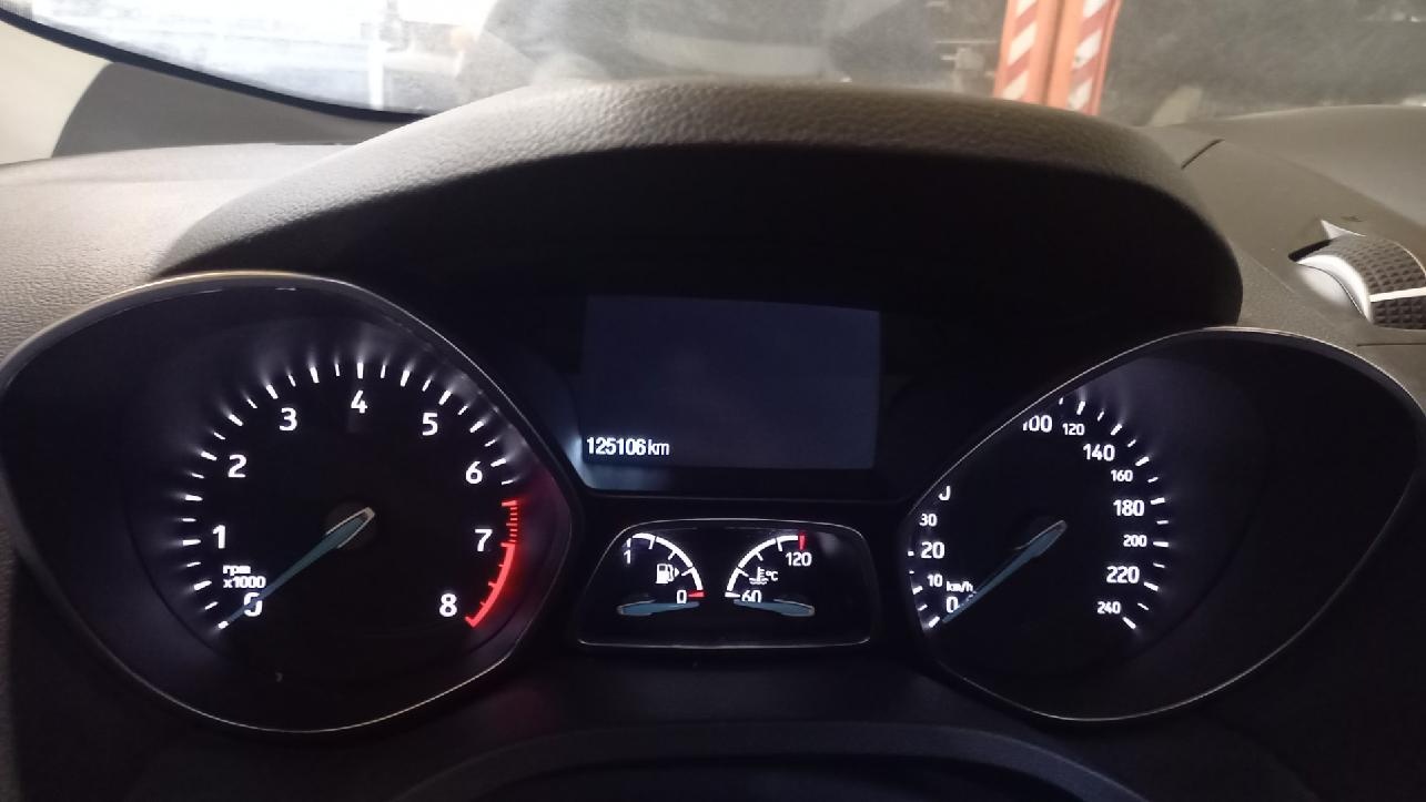 Sprzedam samochód Ford Kuga 1.5 benzyna z 2019 roku - 3