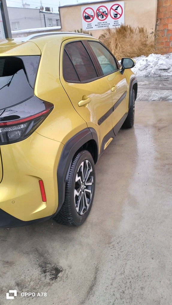 Toyota Yaris Cross wersja Comfort Style+Tech 1 właściciel - 3