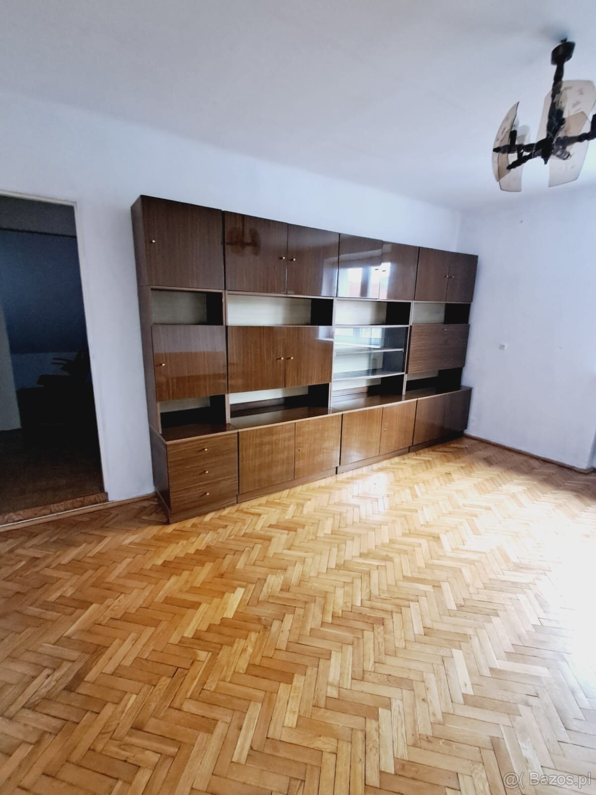 Mieszkanie o pow. 60m2, II piętro, do remontu, ul. Ludowa - 3