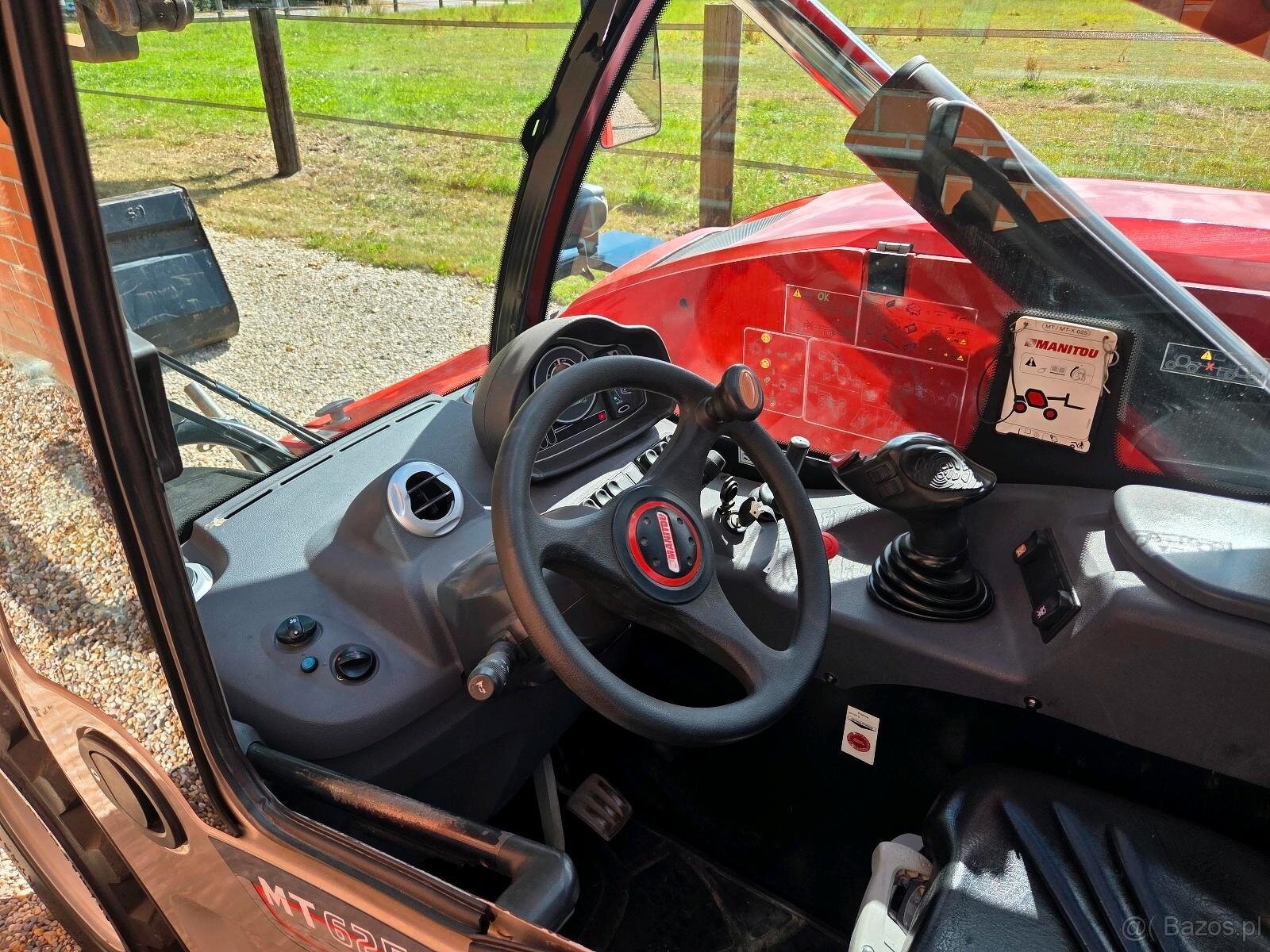 Teleskopowy ładowacz Manitou MT 625 H ST3B z klimatyzacją - 3