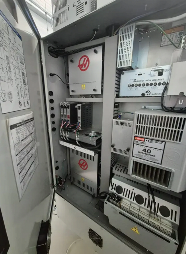 HAAS VF-2SS-EU – Pionowe centrum obróbcze CNC, 3-osiowe - 3