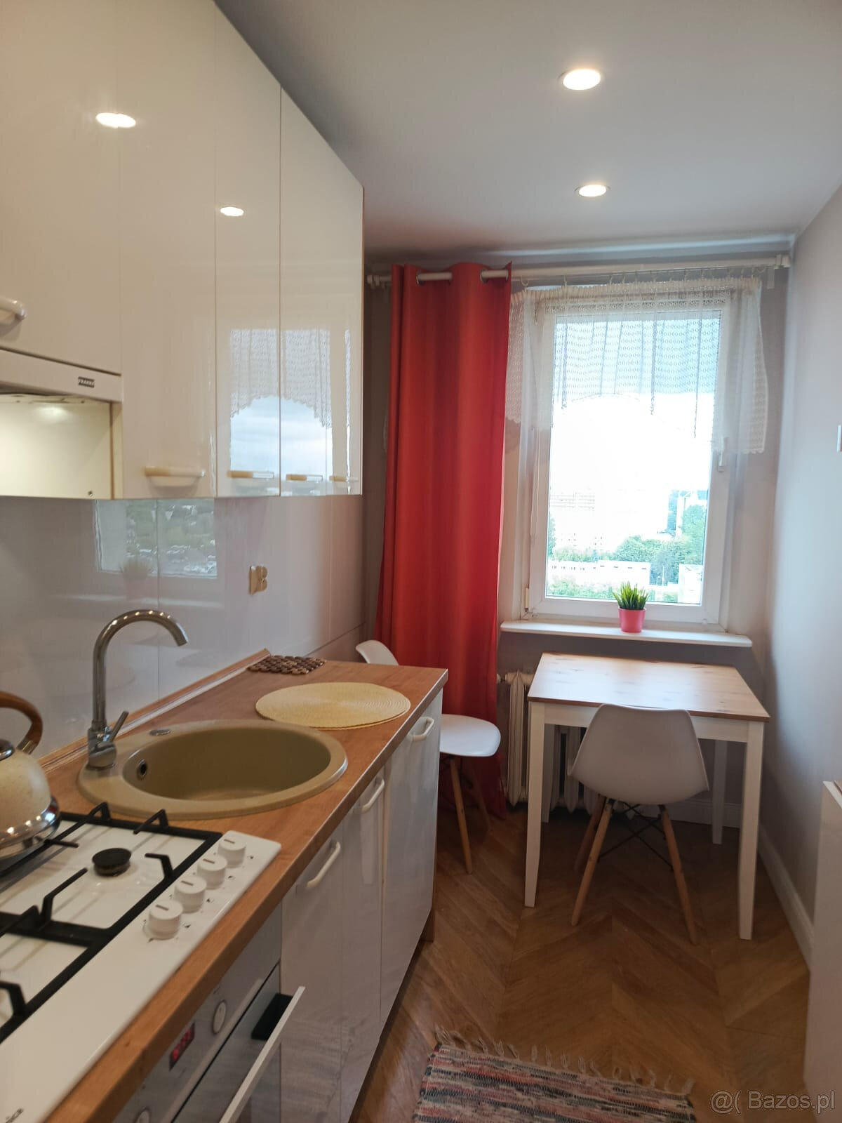 Ładne 2 pokojowe z oddzielną kuchnią - 44m2 - 3
