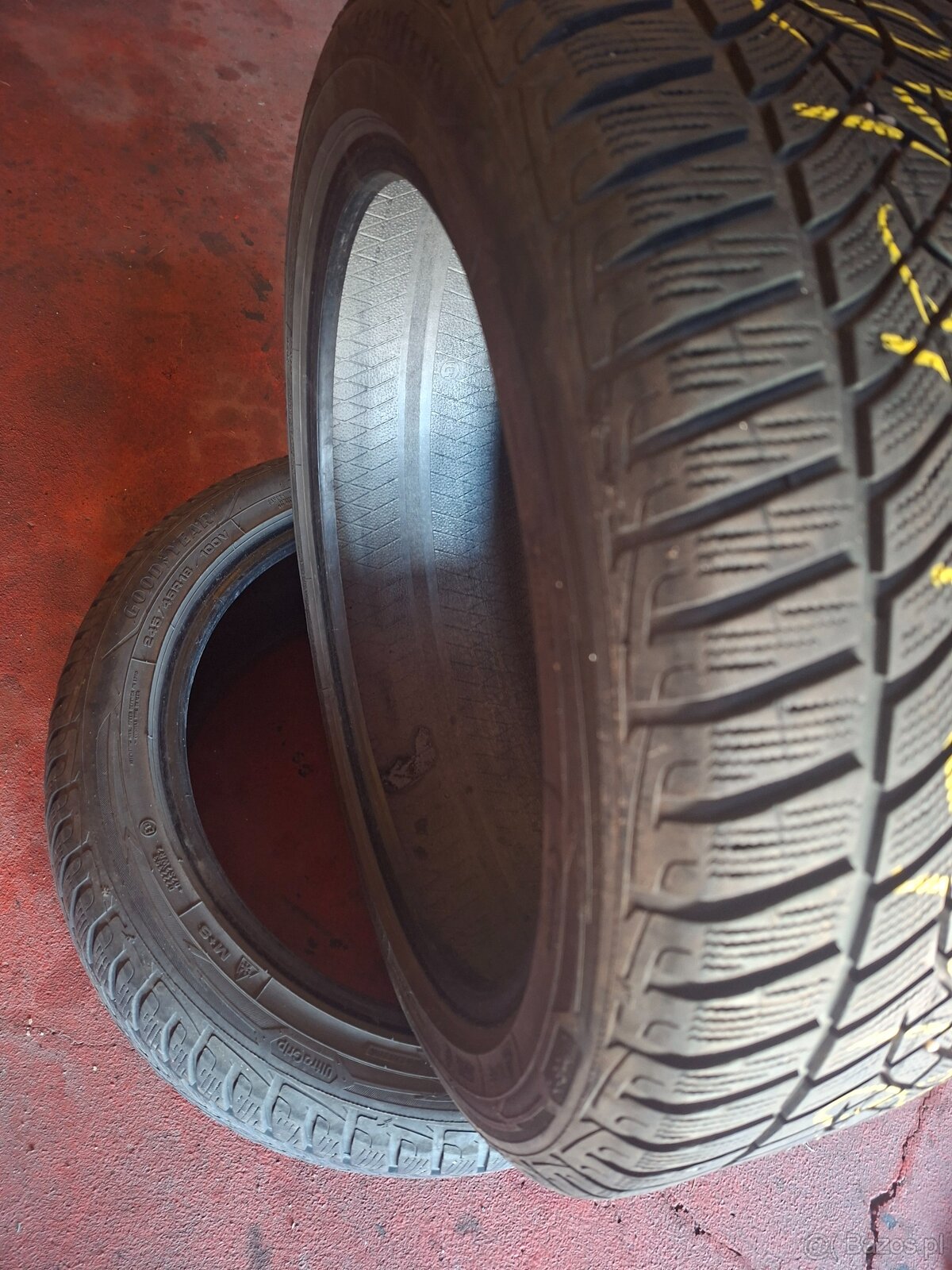 Opony 245/45/18 r 100 v GOODYEAR ULTRA GRIPS bieżnik ok 7 m - 3