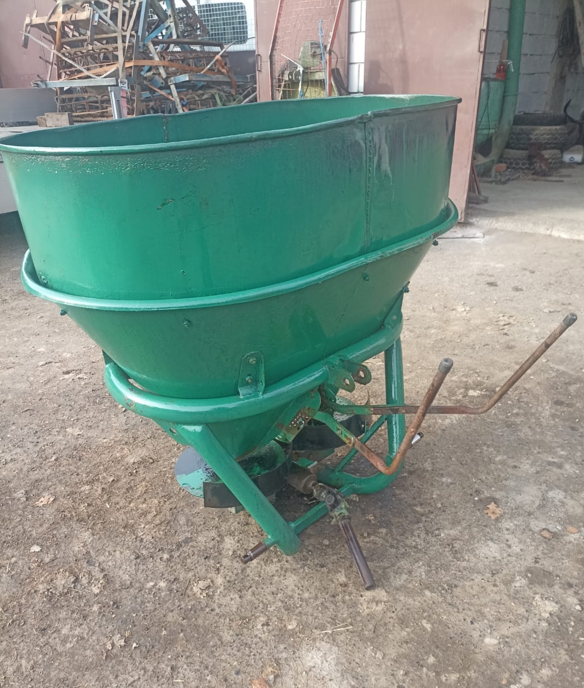 Rozsiewacz nawozów Amazone dwutalerzowy 350L - 3