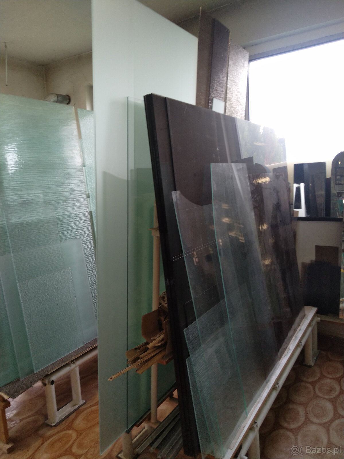 ponukam na predaj zostatok skla a zrkadiel a naradia - 3