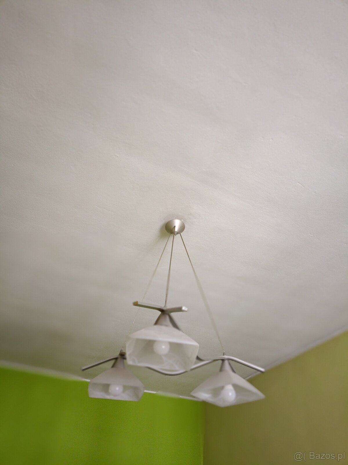Nowoczesna lampa sufitowa (żyrandol) z 3 kloszami. - 3