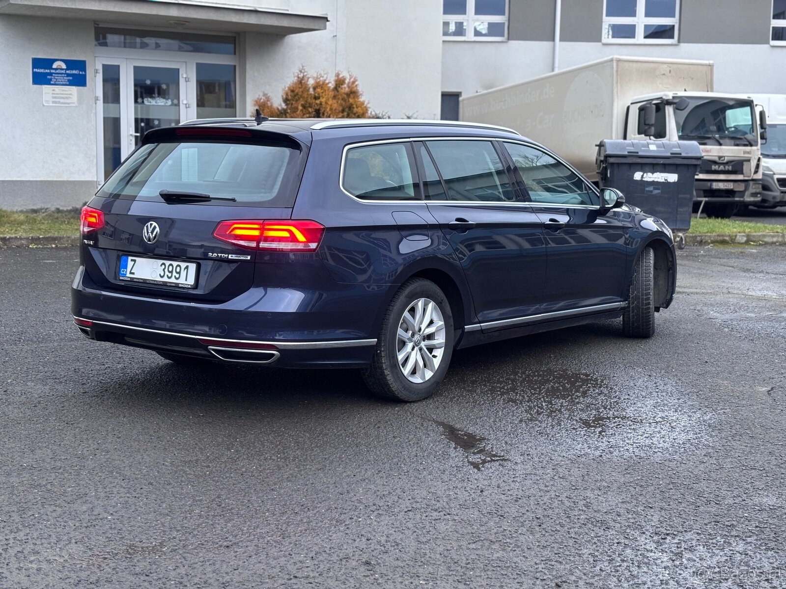 Volkswagen Passat 2.0 TDI 110 kW Highline - 3