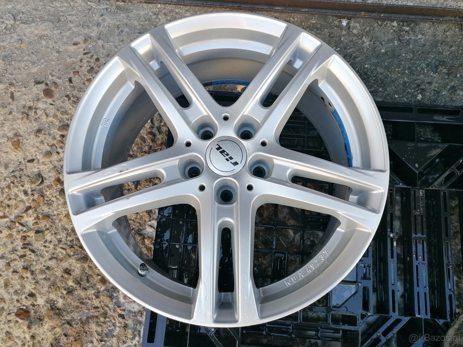 Koło zapasowe = 5x114,3 = R18 = RIAL - 3