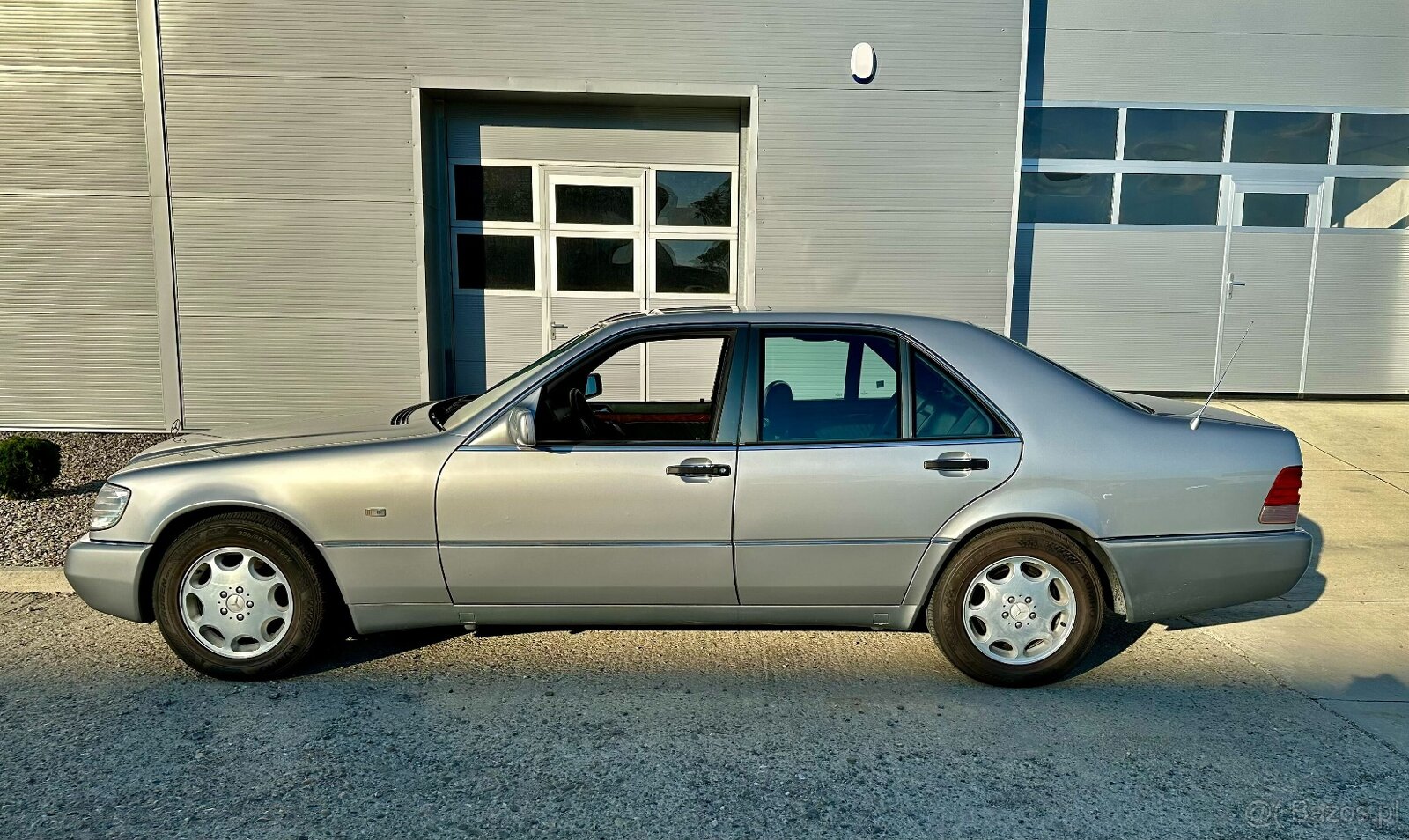 Na sprzedaż legendarny Mercedes-Benz SE 500 "Mamut" W140 - 3