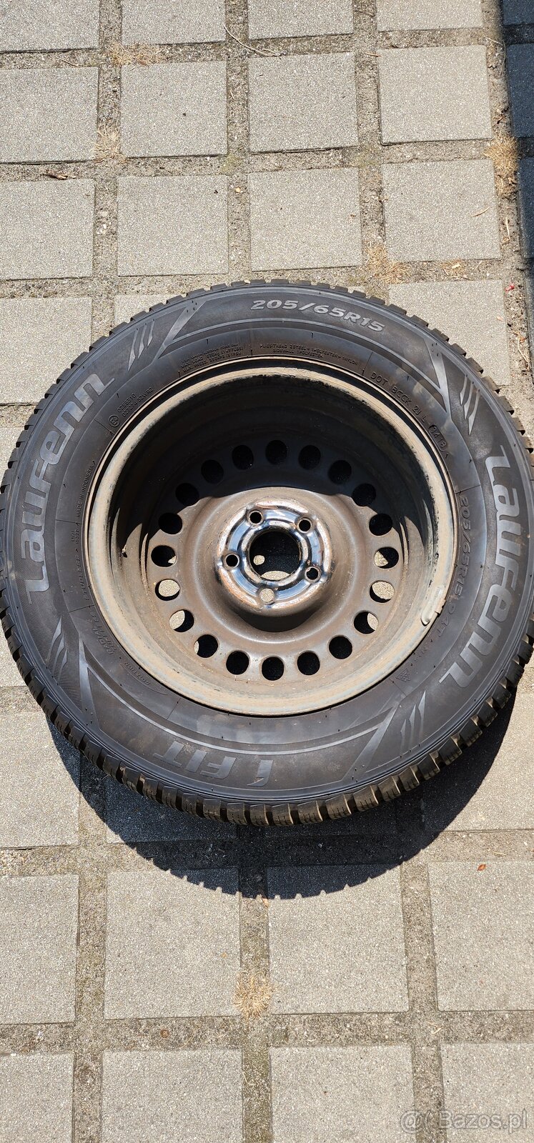 Opony Laufenn 205/65R15 z felgami 4szt. - 3
