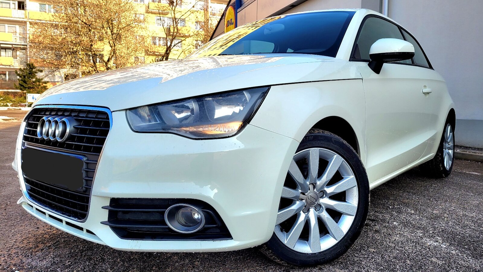 Biała DAMA AUDI a1 z Najlepszym silnikiem 1.6 diesel. - 3