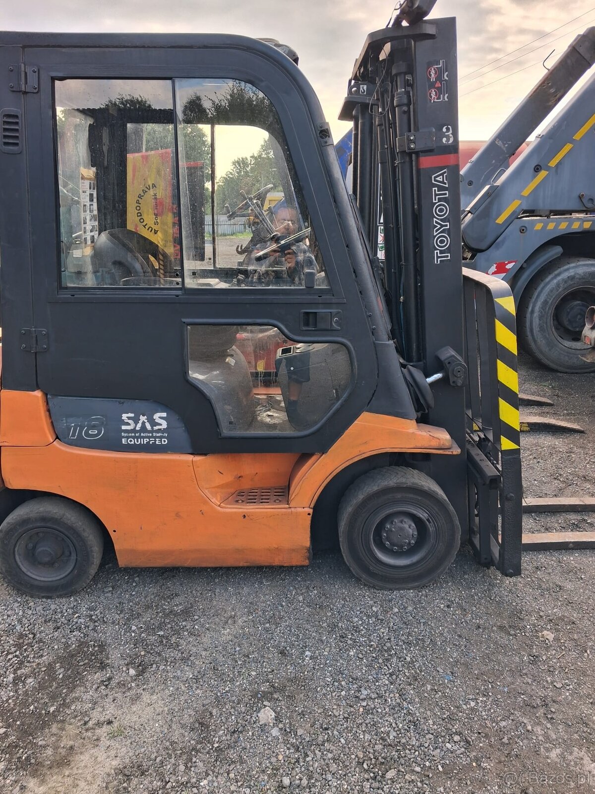 Sprzedam wózki widłowe (widlaki) marek Toyota i Desta, widoc - 3