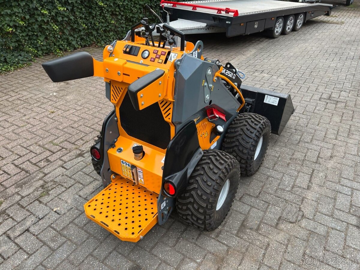 Giant SK252D Kompaktowa ładowarka kołowa - 3