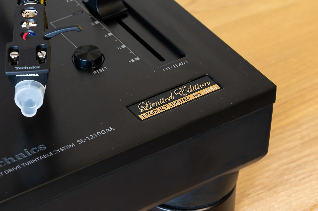 Technics SL-1210GAE  limited edition ( Price : 2000 EUR ) - 3