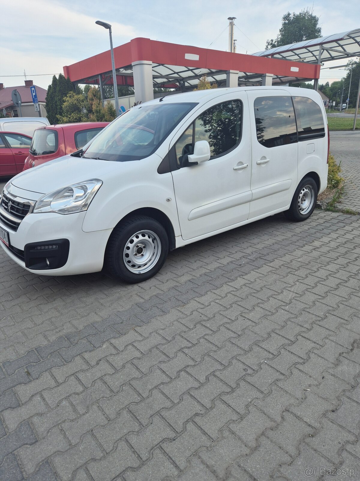 Sprzedam samochód Peugeot Partner 1.6 HDi z 2018 roku - 3