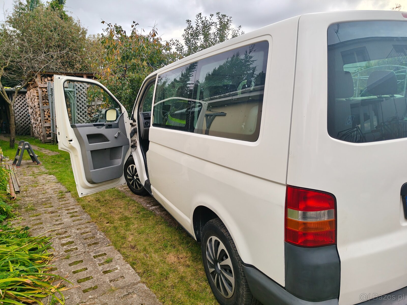 VW T5 kombi 9 osób - 3