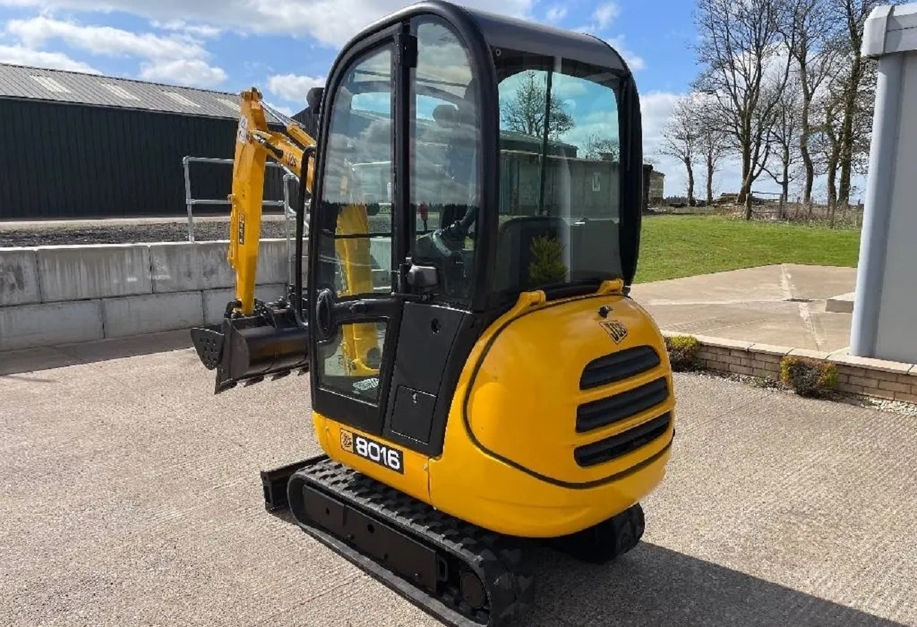 Sprzedam minikoparkę jcb 8018 |19KM-14.2 kW,1590kg| - 3