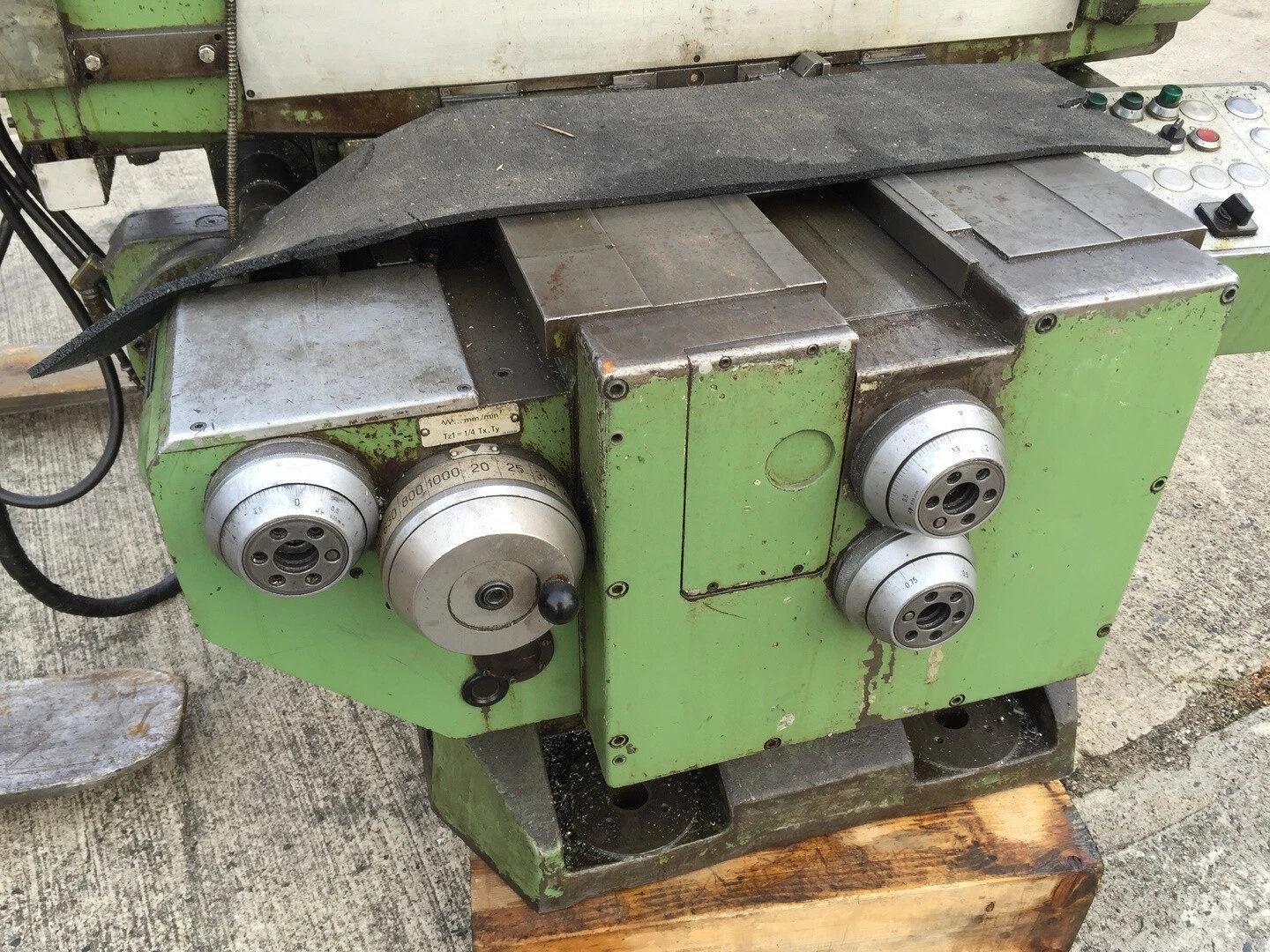 Frezarka Oerlikon MH 10 H + narzędzia - 3