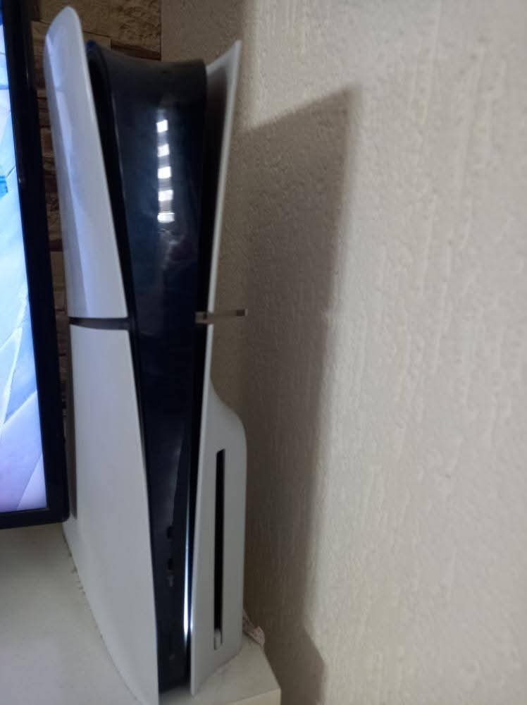 Konsola PS 5 z napędem, 3gry+2pady - 3