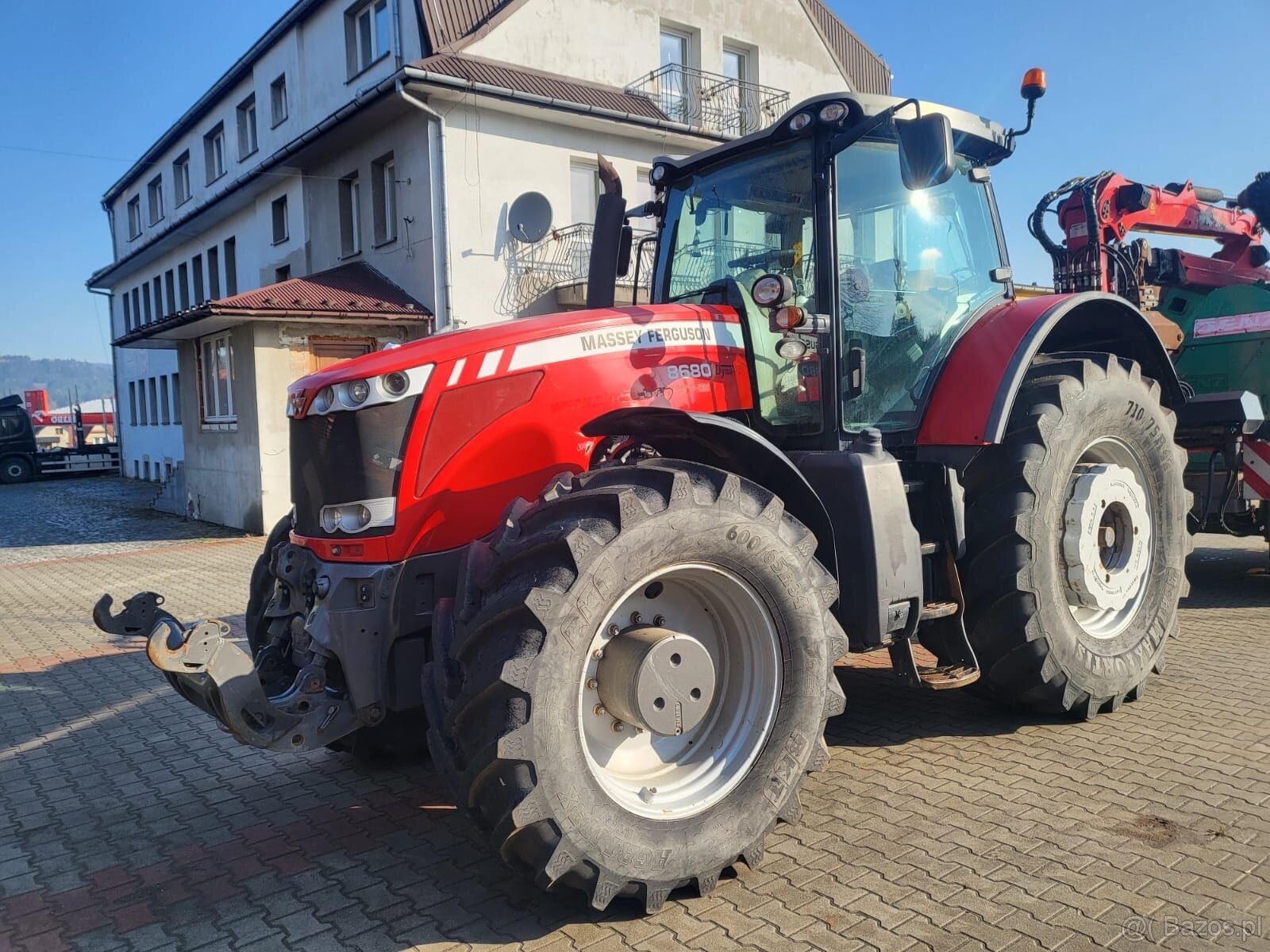 Rębak Jenz 582 z Ciągnikiem Massey Ferguson 8680 - 3