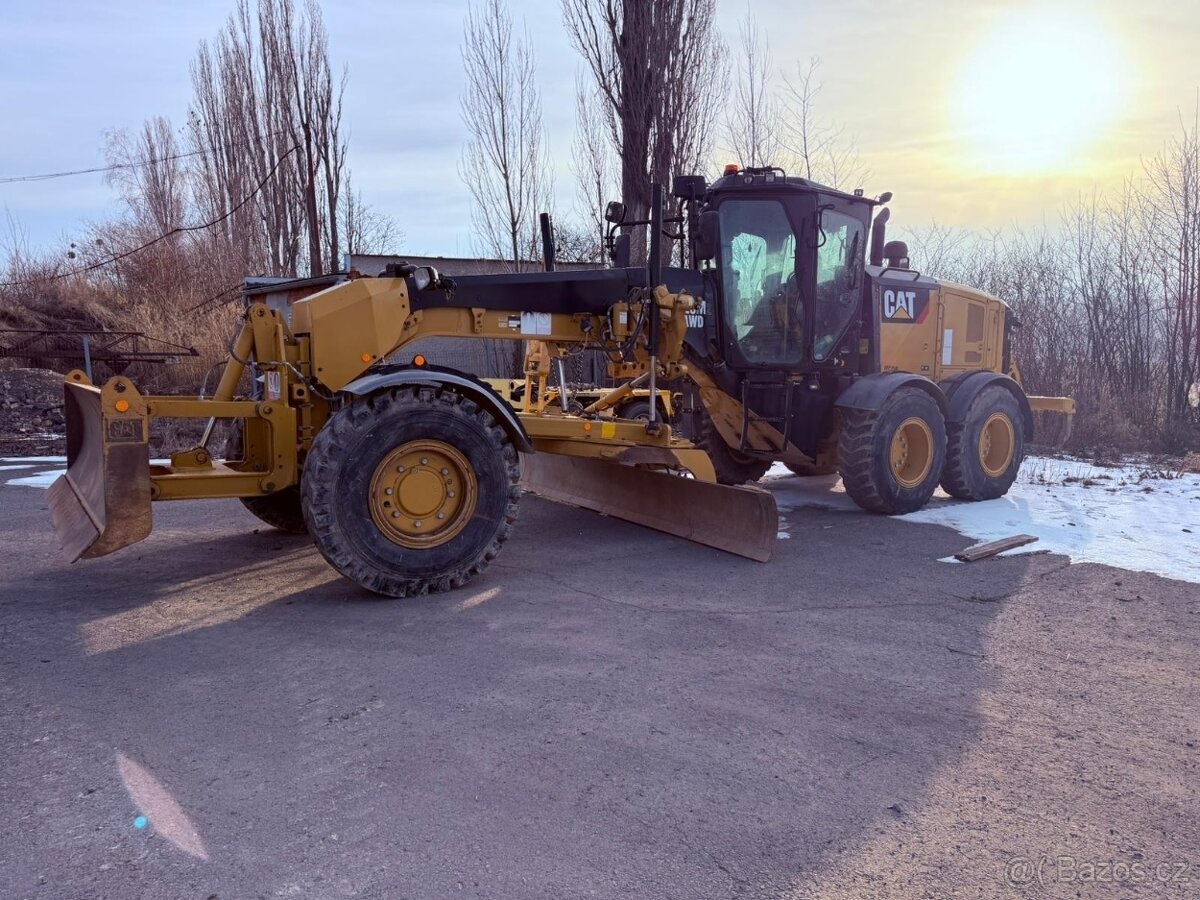 CAT 120 M2 AWD - 3