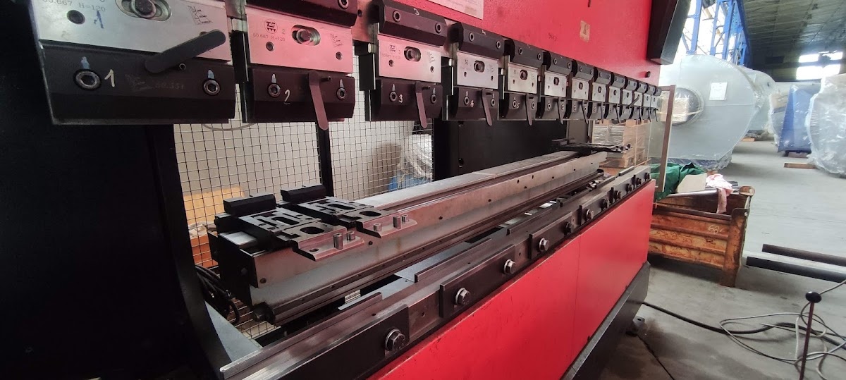 AMADA HFT 80-25 - Prasa krawędziowa CNC - 3