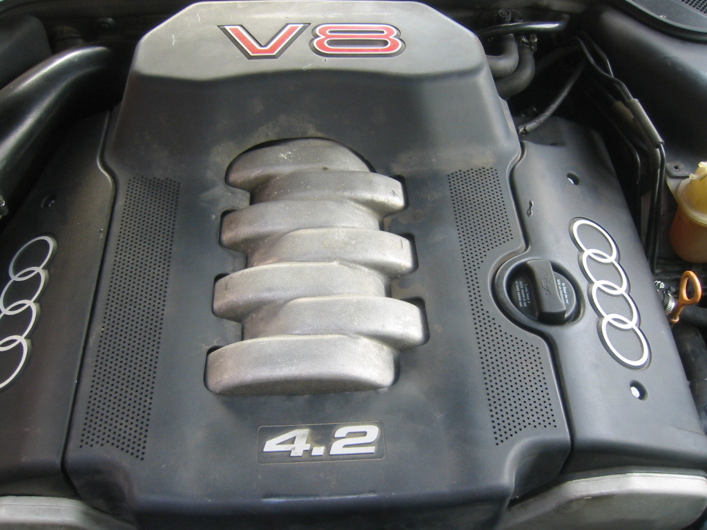 AUDI S8 D2 4.2 250kw - manual cześci - 3