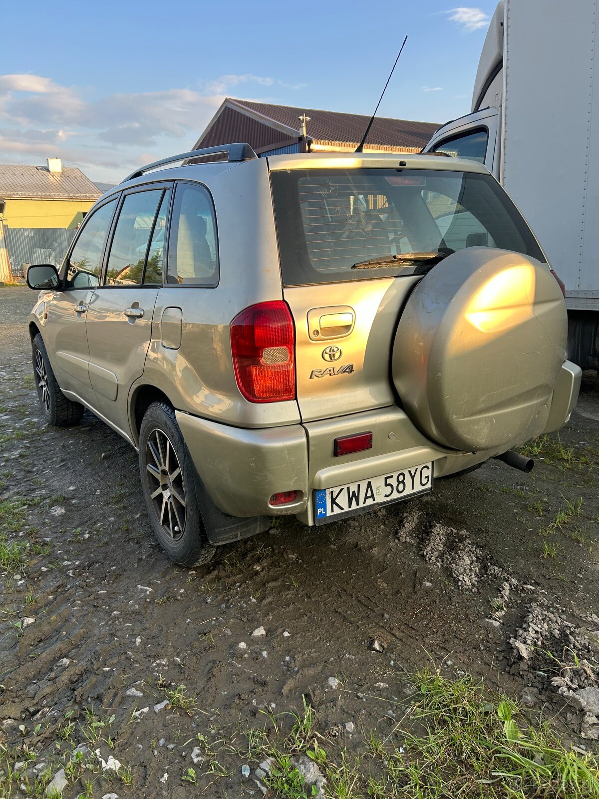 Toyota RAV4 2.0 VVT-i 4x4 110 KM – napęd 4x4 benzyna, manual - 3
