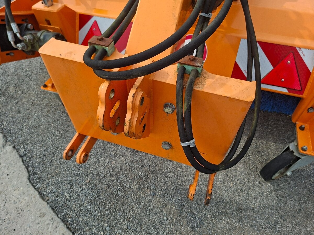 Przednia szczotka do ciągnika ZAR 14 - 3