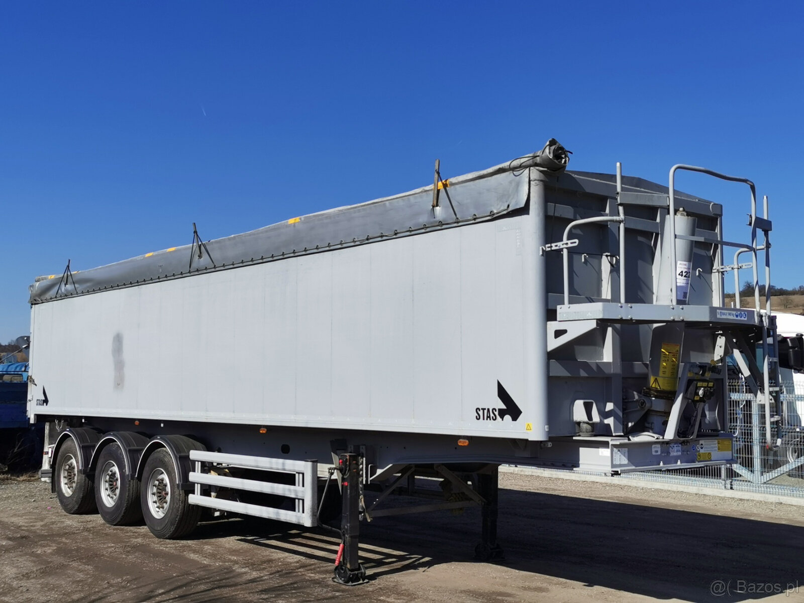 Sprzedaję naczepę wywrotkę STAS S300CX o pojemności 50 m3. - 3