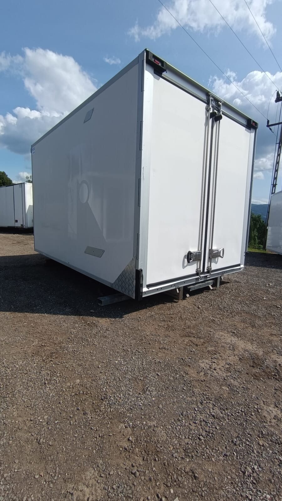 Kontener chłodniczy / Zabudowa chłodnicza / 6 Euro palet / K - 3