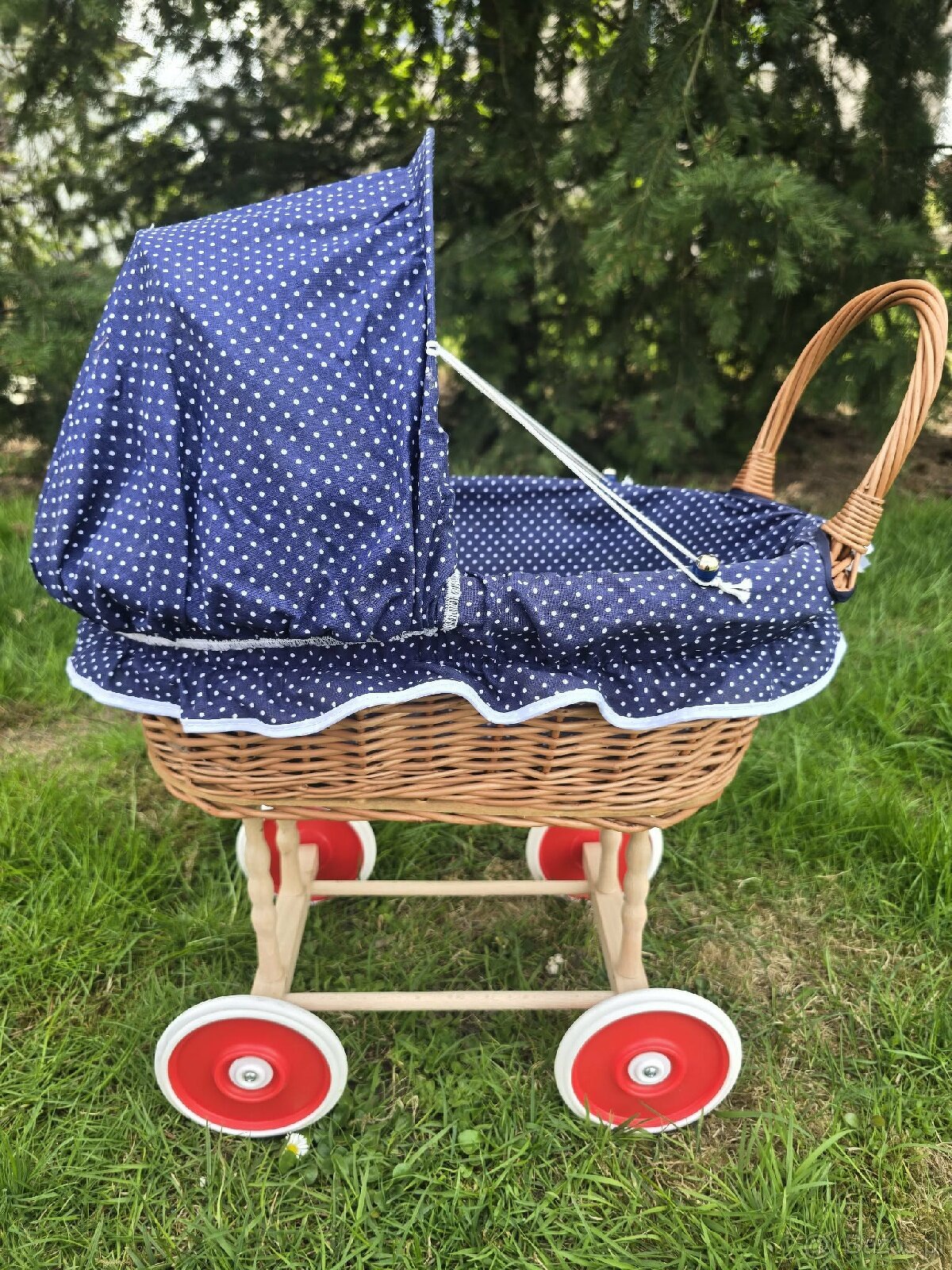 Wózek wiklinowy dla lalek - 3