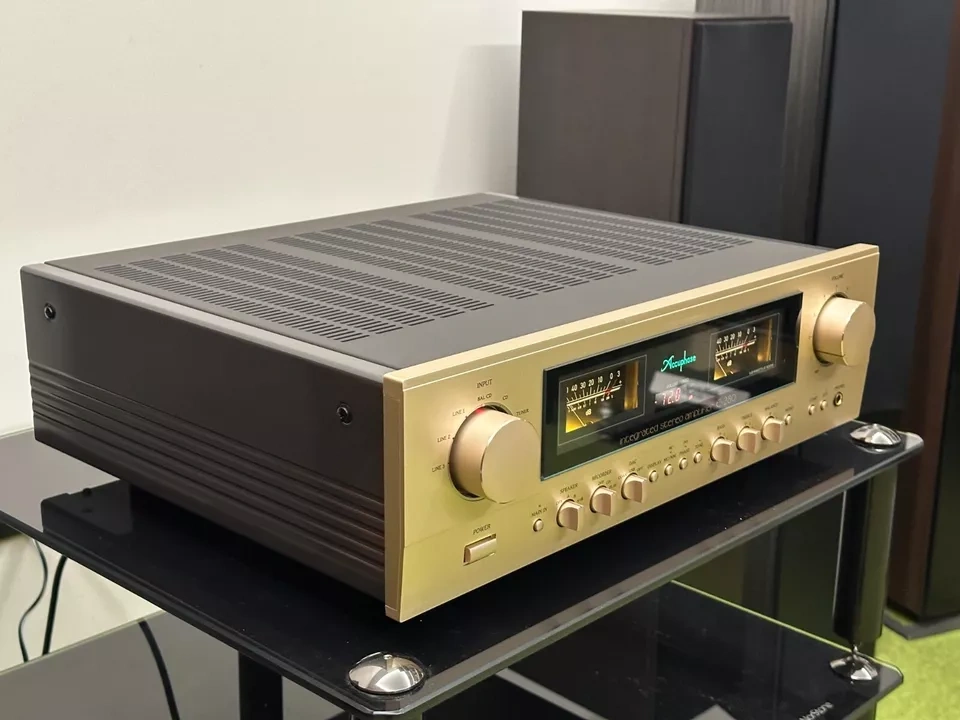 Accuphase E-280 ( Price: 1850 EUR ) - 3