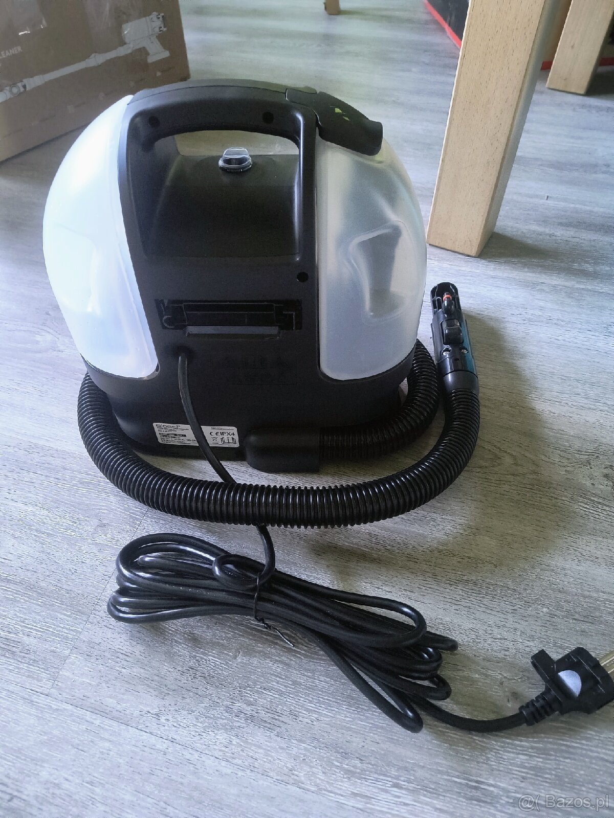 Przenośny odkurzacz piorący Bissell SpotClean Mini. - 3