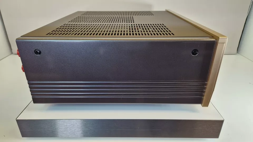 Accuphase E-380 ( Price : 2400 EUR ) - 3