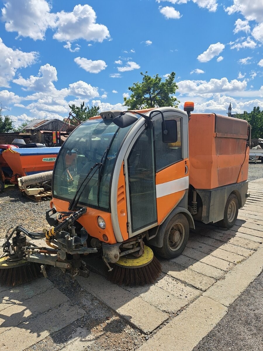 Zamiatarka chodnikowa Bucher - 3