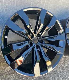 21” Original VW Touareg Suzuka, 5x112 RLine R21 - 3