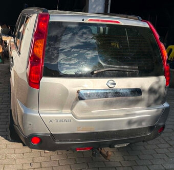 Do sprzedania Nissan X-Trail II (T31) z 2007 roku z uszkodzo - 3