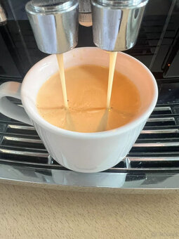 Ekspres do kawy w pełni automatyczny JURA GIGA 10 Diamond Bl - 3