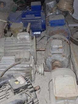 Silniki przemysłowe z kołami pasowymi - 3