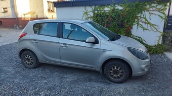 Hyundai i20 uszkodzony silnik - 3