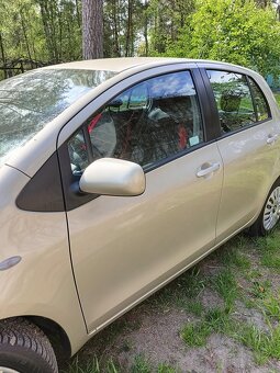 Yaris - 3