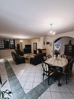 Dom o powierzchni 240m2, działka 2154m2, Wolica - 3