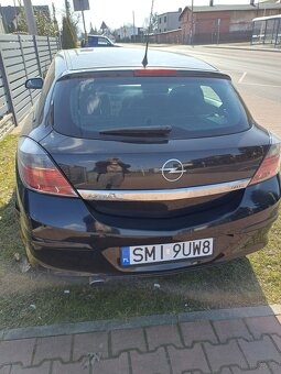 Opel Astra H 1.6 GTC 2006r - 3