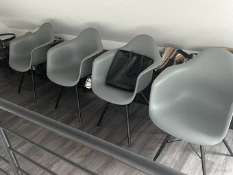 4 Fotel Vitra Eames szaro-czarny - 3